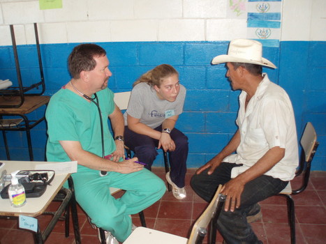 Service learning in El Salvadorian health clinic