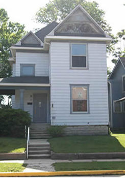 709 South Locust Street | 6 students in 4 singles & 1 double room.