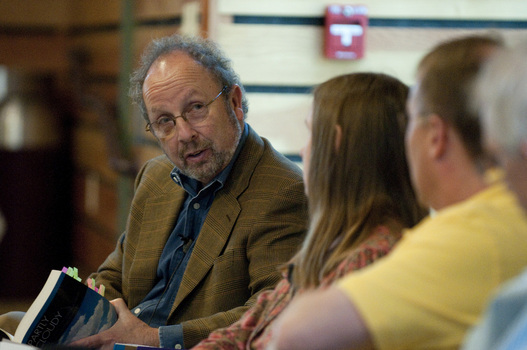 Dr. Steele hosting wrap-up session during 2010 Undergraduate Ethics Symposium