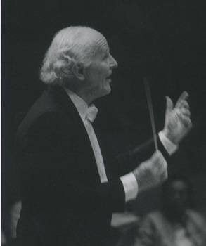 Conductor Sir David Willcocks visits DePauw as guest conductor and lecturer - 1989
