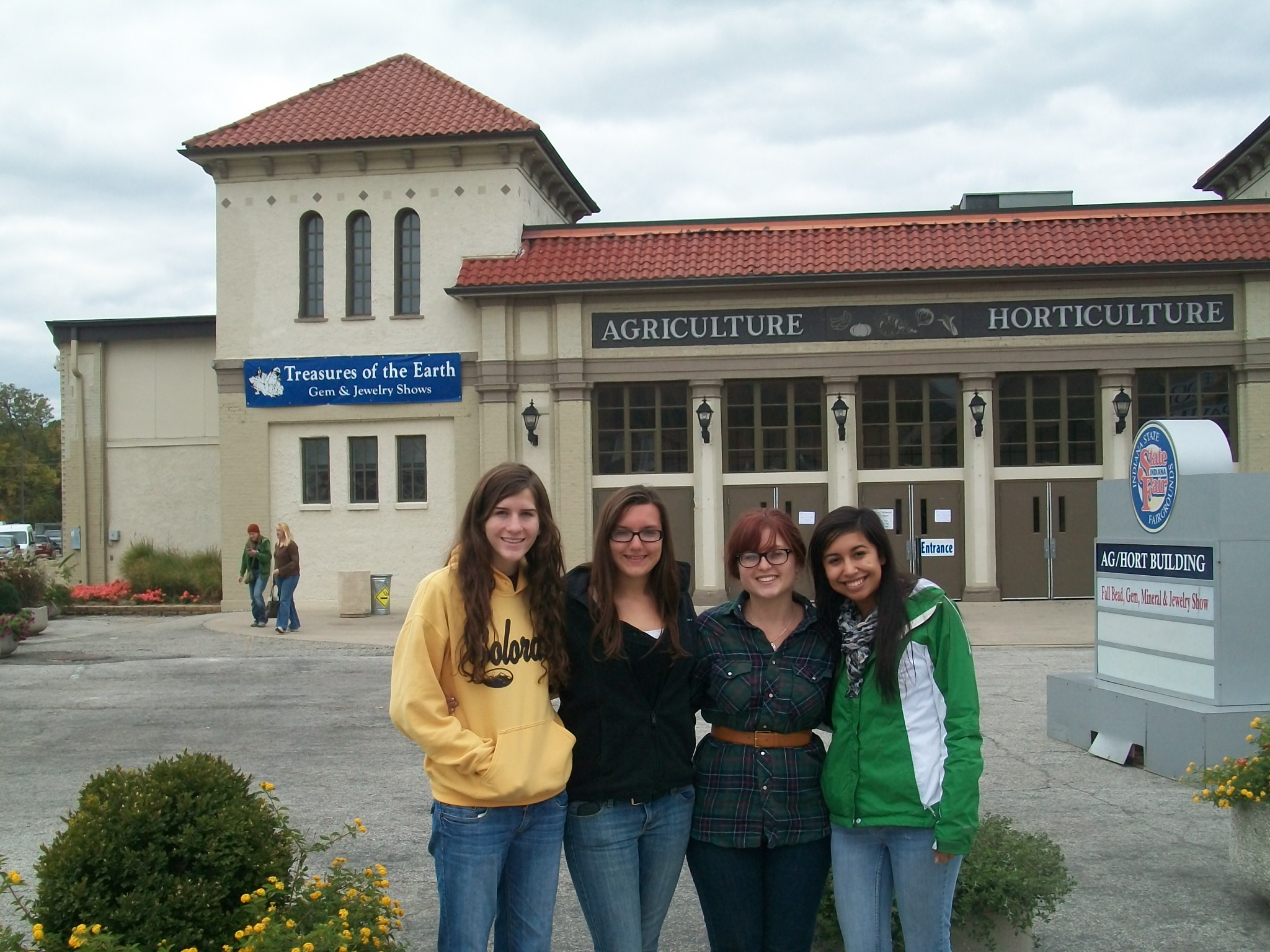 Students at Mineral Show