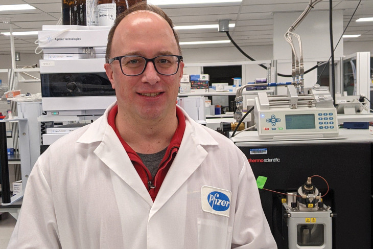 Brian Gau ’96 in the lab at Pfizer’s biopharmaceutical sciences division