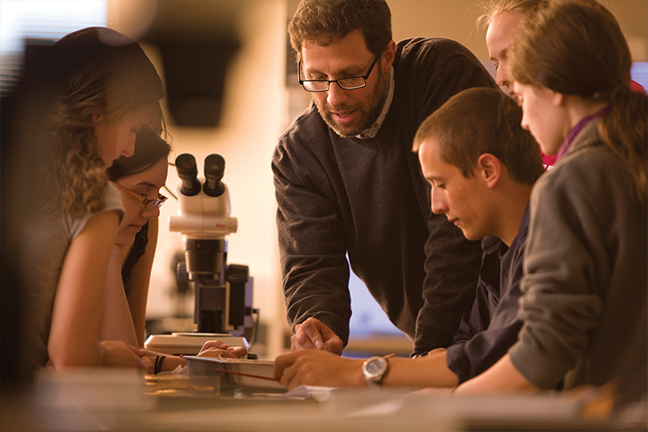 Jay Hosler teaching Invertebrate Zoology Lab