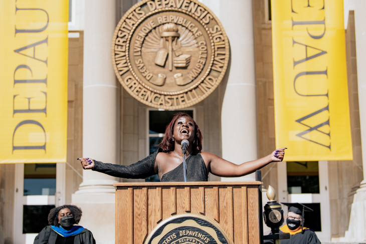 Chloe Johnson '22 sang.