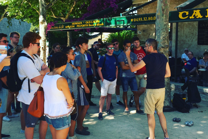 students playing pétanque