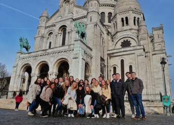 Students in front of the Sacre-Coeur in Paris