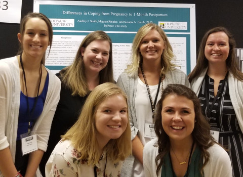 Susanne N. Biehle and students at the 2018 Midwestern Psychological Association conference