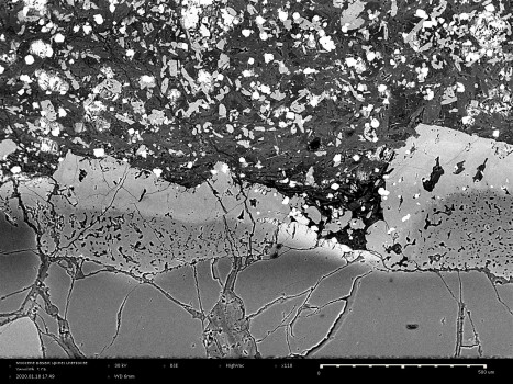 SEM backscatter photo: Spinel lherzolite xenolith in Miocene basalt – Southern CA