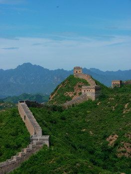 A picture of the Great Wall of China