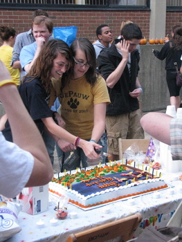 Hogate Hall residents join their community for a fall program