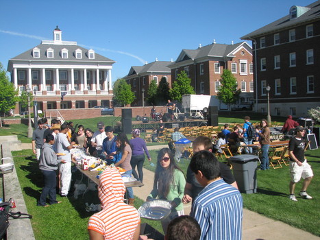 Residents participate in the Ubben Quad Barbecue program hosted by Community Resource Assistants