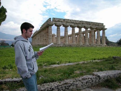 Student Report at Temple of Hera I, Poseidonia