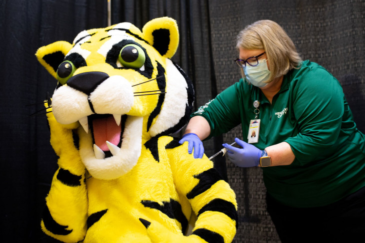 Tyler the Tiger gets his COVID vaccine