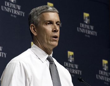 Closeup of Arne Duncan delivering an Ubben Lecture