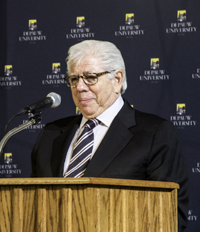 Carl Bernstein delivering an Ubben Lecture