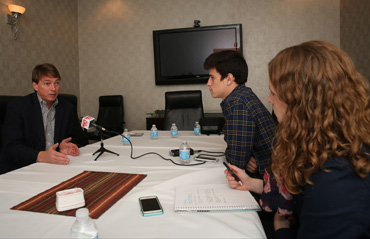 Douglas Hallward-Driemeier meeting with student reporters