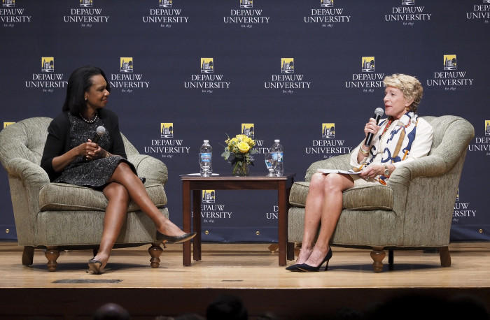 Condoleezza Rice talking with Kathy Fortune Hubbard