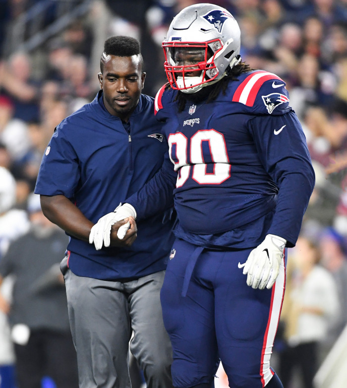 Michael Akinbola is an NFL physical therapist .