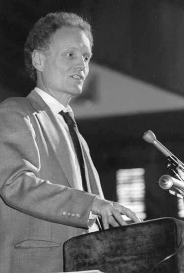 Lester Thurow delivering an Ubben Lecture
