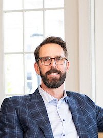 Greg Sissel '94 portrait