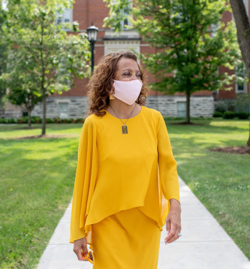 Dr. White wears a mask on campus