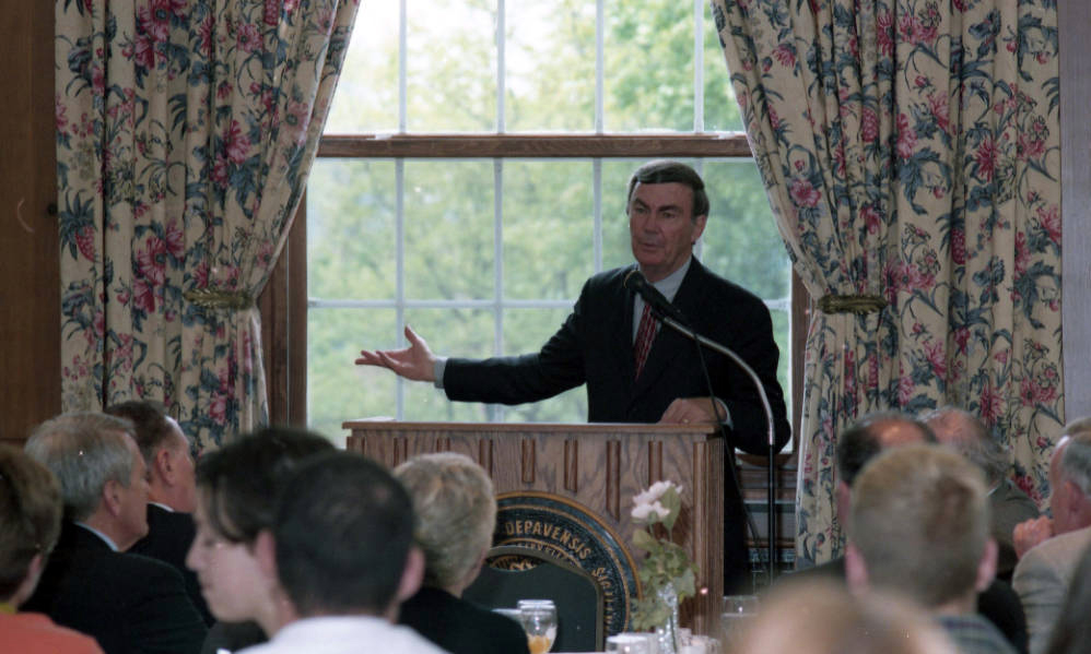 Sam Donaldson speaking to the crowd during an Ubben Lecture