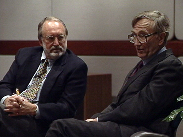 Seymour Hersh and Ken Bode during an Ubben Lecture