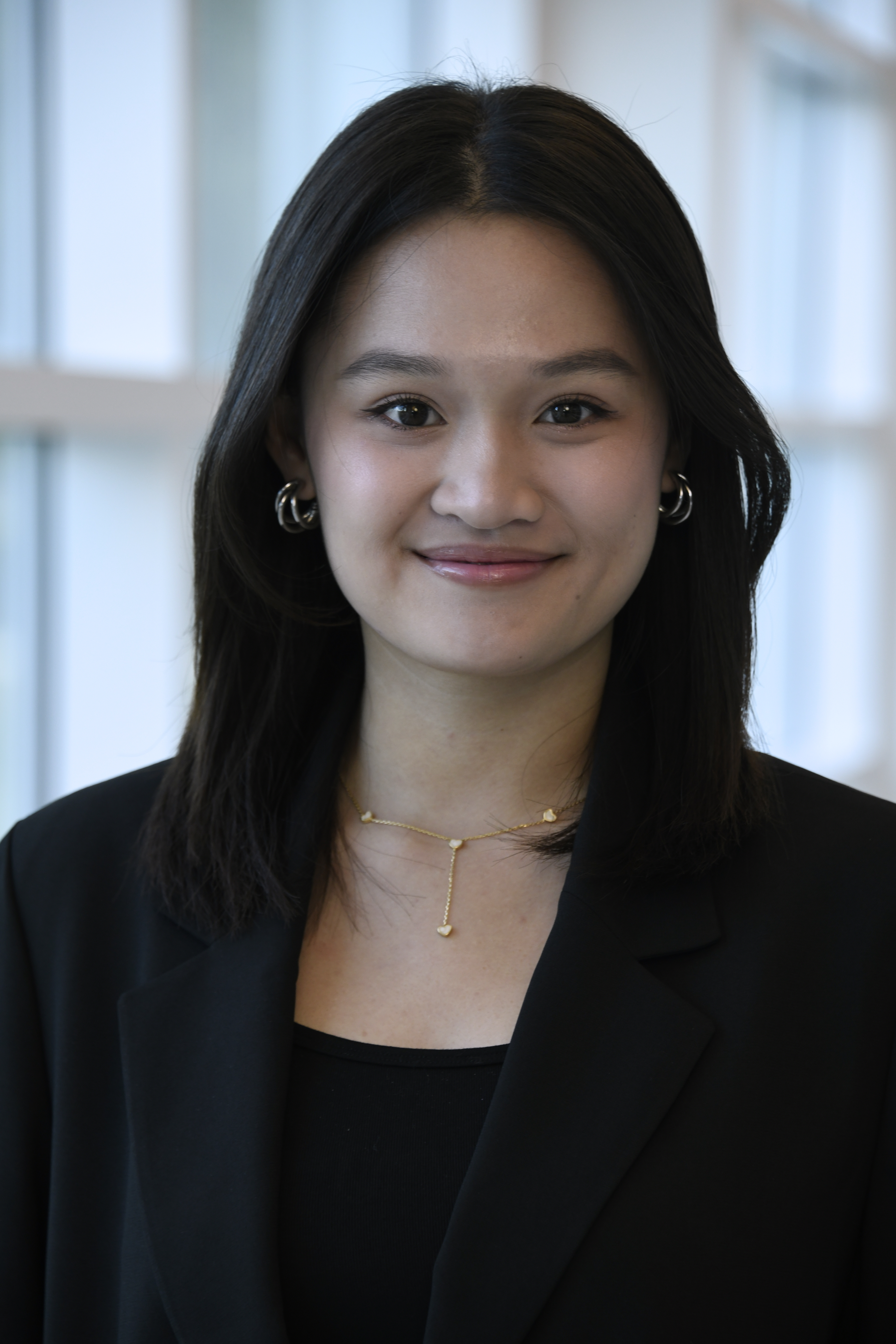 Ngoc Quynh Anh	Ta	Quan Cau Giay headshot