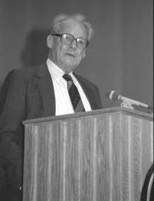 Willy Brandt delivering an Ubben Lecture