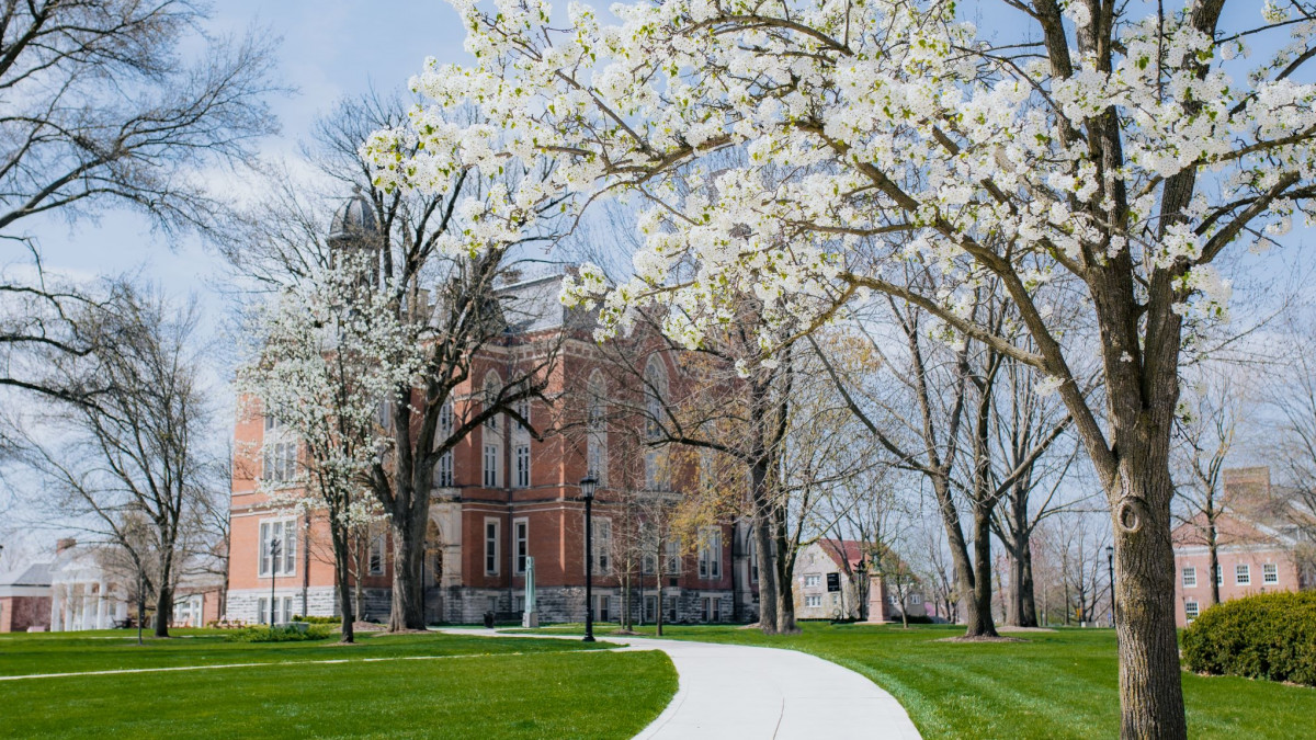 DePauw strategic plan charts vision for academic renewal, investments