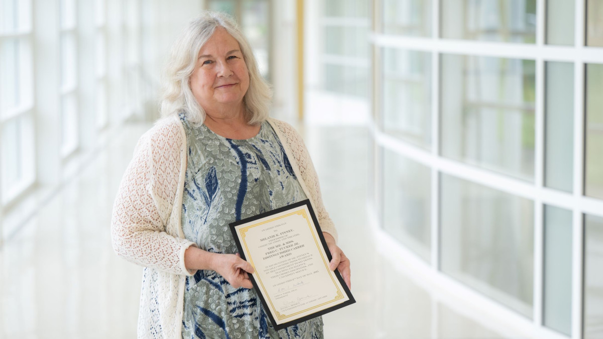 Faculty members recognized at annual awards ceremony
