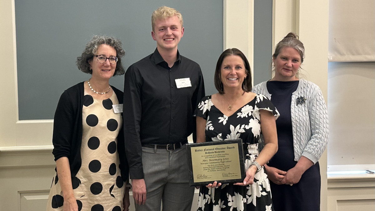 Battey National Educator Award recognizes Warsaw science teacher