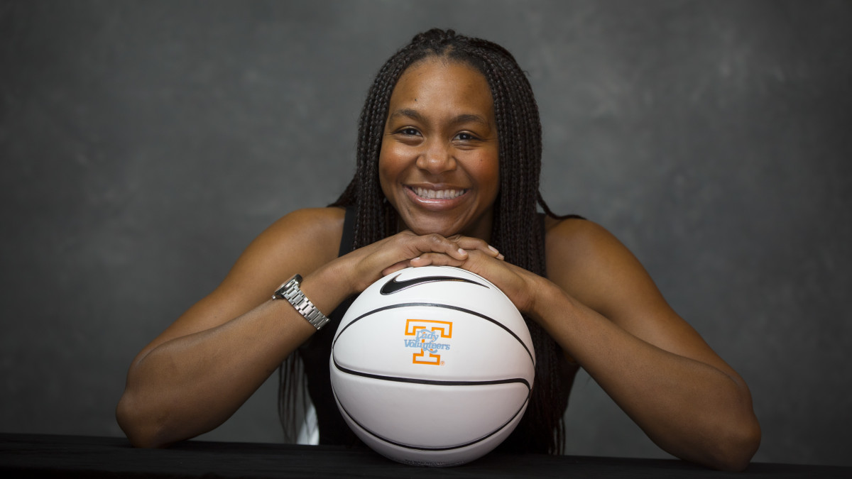 Women’s basketball star to give Ubben Lecture Nov. 22